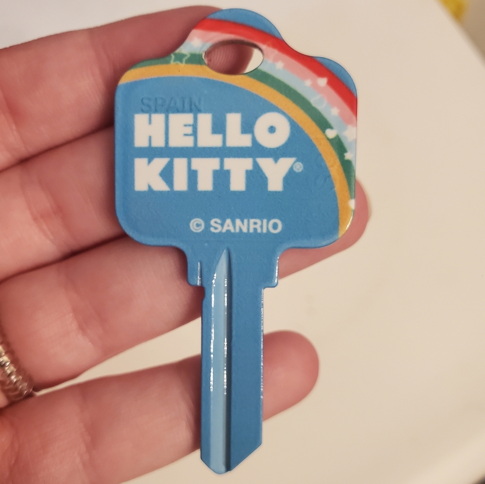 Hello Kitty - Picture 2 of 2